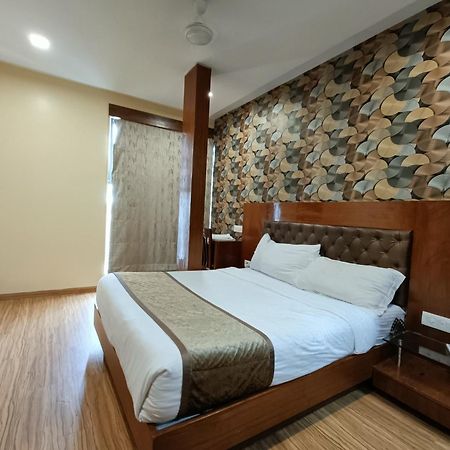 Hotel Arton Regency Near Terminal 2 Airport Mumbai Dış mekan fotoğraf