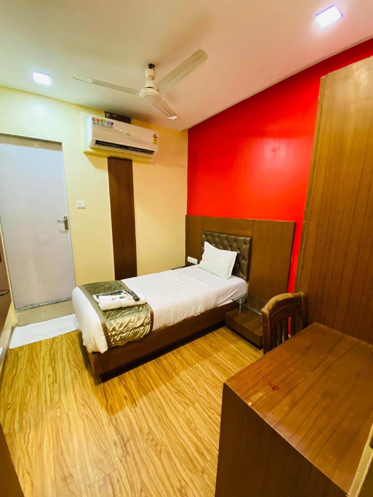 Hotel Arton Regency Near Terminal 2 Airport Mumbai Dış mekan fotoğraf
