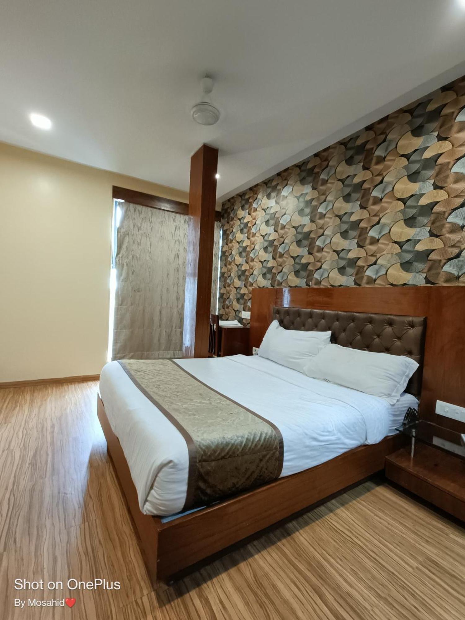 Hotel Arton Regency Near Terminal 2 Airport Mumbai Dış mekan fotoğraf